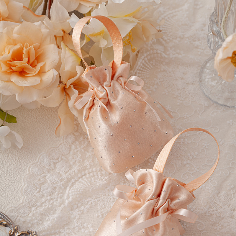 50 個のウェディングギフトバッグハンドル付きサテン高度なキ - Wedding Supply Wholesale のレビューと価格