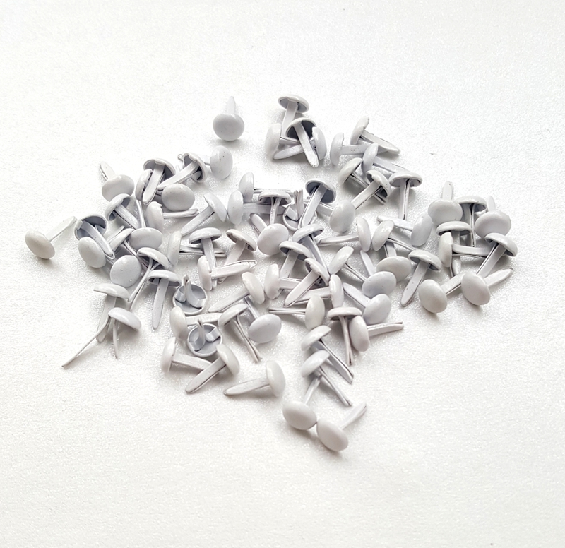 500 個 5 ミリメートルホワイトメタルブラッズスクラップ - Papercraft Supply Invitation のレビューと価格